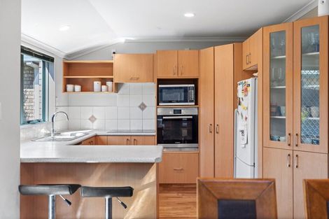 Photo of property in 122 Dalton Drive, Papamoa Beach, Papamoa, 3118