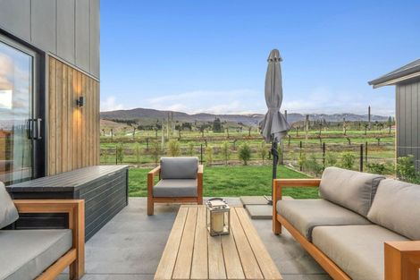 Photo of property in 95 Wooing Tree Avenue, Cromwell, 9310