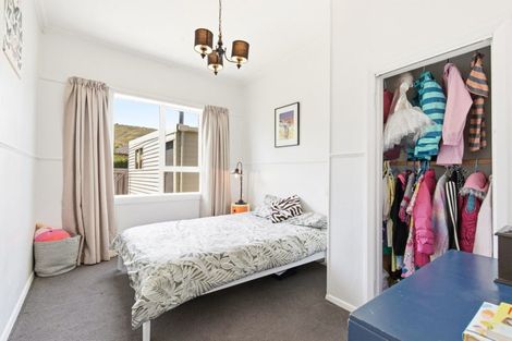 Photo of property in 19 Handyside Street, Tawa, Wellington, 5028