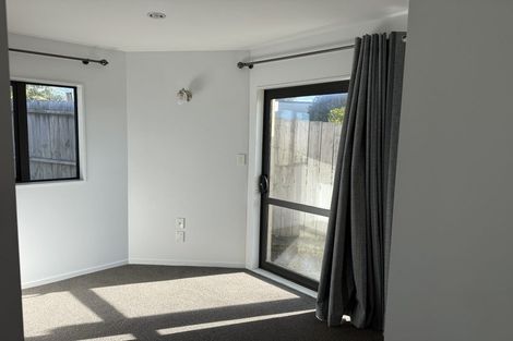 Photo of property in 26 Nile Road, Kelston, Auckland, 0602