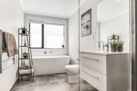 Photo of property in 18 Te Tiireke Drive, Glenview, Hamilton, 3206