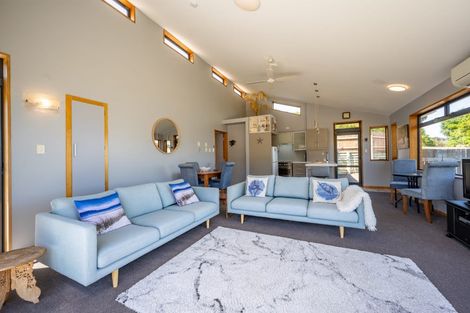 Photo of property in 6 Seaview Lane, Wainui, French Farm, 7582