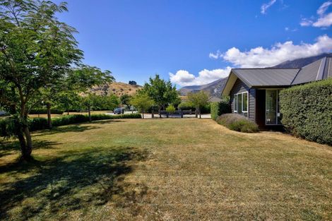 Photo of property in 23 Bridesdale Drive, Lake Hayes, Queenstown, 9304