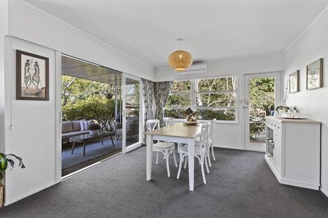 Photo of property in 11 Walpole Avenue, Hillpark, Auckland, 2102