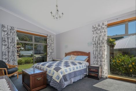 Photo of property in 26 Gravesend Place, Picton, 7220