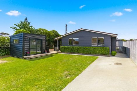 Photo of property in 27 Oriwa Street, Waikanae, 5036