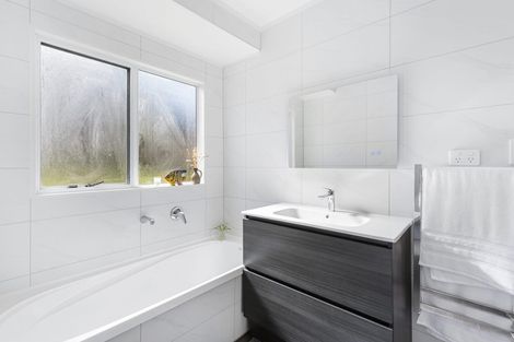 Photo of property in 46 Patts Avenue, Glendene, Auckland, 0602