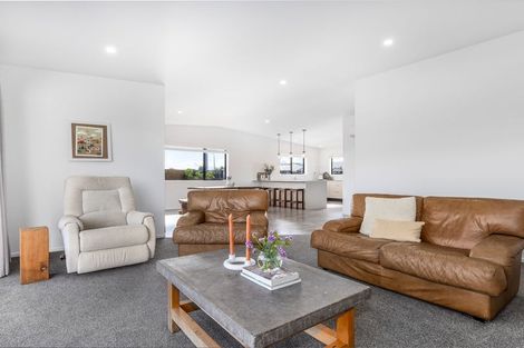 Photo of property in 12 Ash Close, Levin, 5510