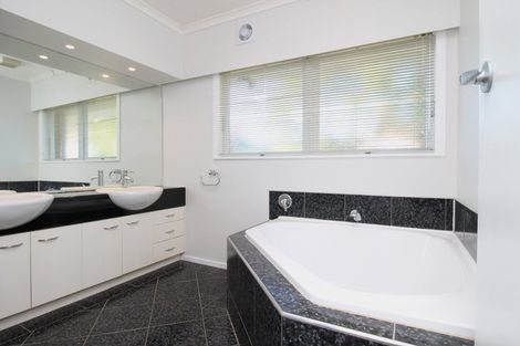 Photo of property in 23 David Avenue, Hillpark, Auckland, 2102