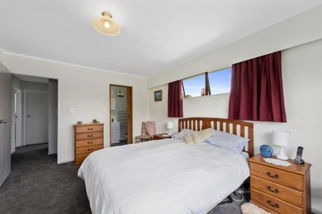 Photo of property in 24 Brightwater Crescent, Totara Park, Upper Hutt, 5018