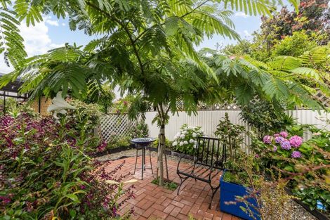 Photo of property in 1/114 Park Road South, Akina, Hastings, 4122