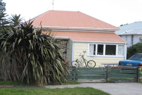 Photo of property in 35 Karaka Street, Castlecliff, Whanganui, 4501