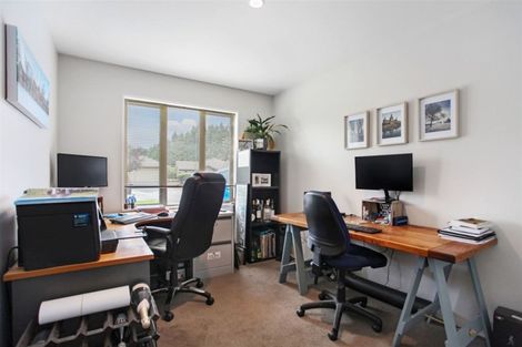 Photo of property in 5 Whio Close, Parklands, Christchurch, 8083