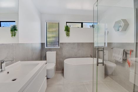 Photo of property in 12 Mareretu Avenue, Patumahoe, Pukekohe, 2679