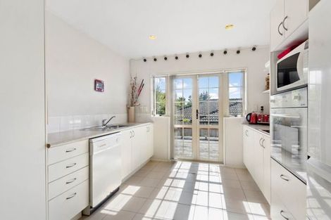 Photo of property in 3 Plumstead Rise, Glen Eden, Auckland, 0602