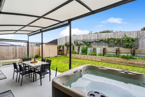 Photo of property in 6 Powhaitere Road, One Tree Point, 0118