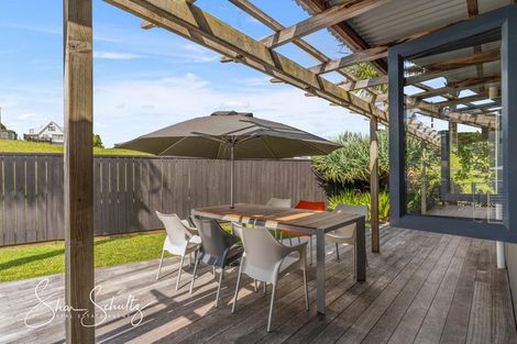 Photo of property in 24 Oxford Street, Whakapirau, Maungaturoto, 0583