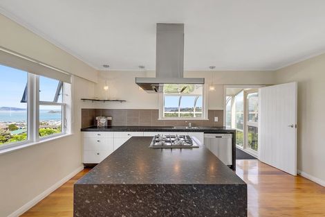 Photo of property in 115 Dowse Drive, Maungaraki, Lower Hutt, 5010