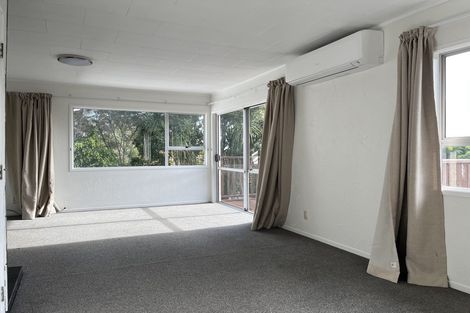 Photo of property in 20 Santiago Crescent, Unsworth Heights, Auckland, 0632