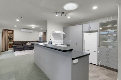 Photo of property in 13 Grevillea Place, Melville, Hamilton, 3206