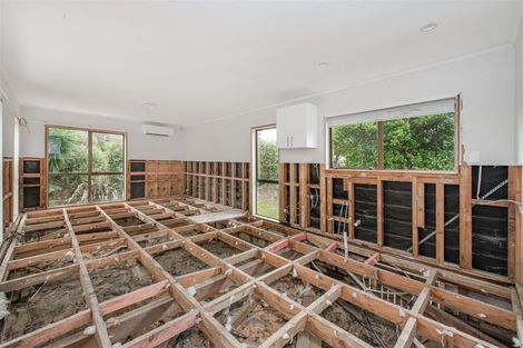 Photo of property in 42 Arodella Crescent, Ranui, Auckland, 0612