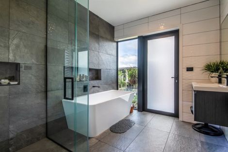 Photo of property in 14 Tuparekura Road, South Head, Helensville, 0874