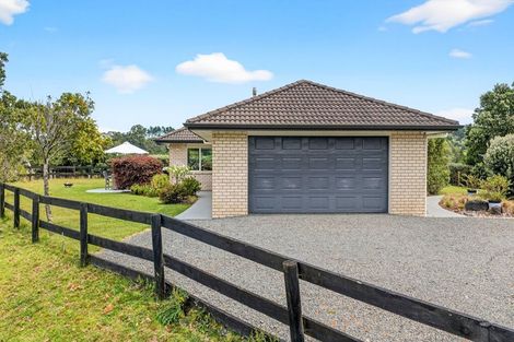 Photo of property in 1014 South Head Road, South Head, Helensville, 0874