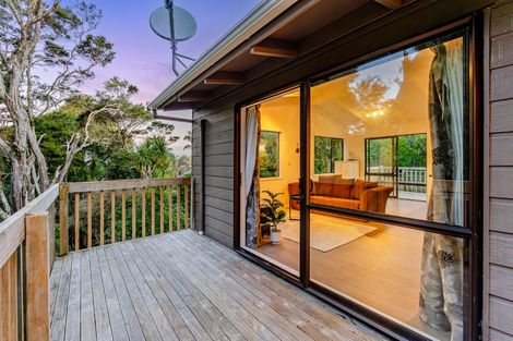 Photo of property in 2/104 Ocean View Road, Northcote, Auckland, 0627