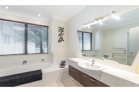 Photo of property in 20 Evergreen Place, Parklands, Christchurch, 8083