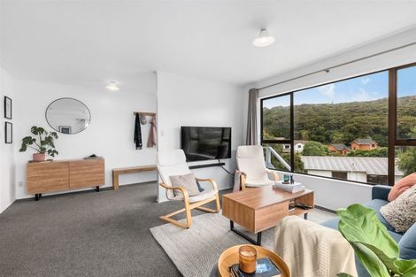 Photo of property in 49a Albatross Close, Whitby, Porirua, 5024