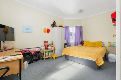 Photo of property in 218 Hillcrest Road, Hillcrest, Hamilton, 3216