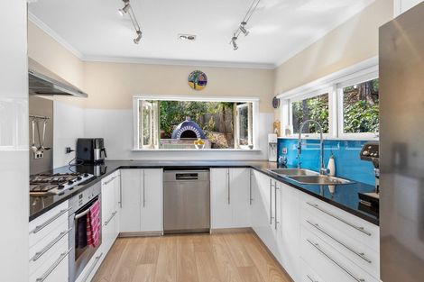 Photo of property in 89 Wood Bay Road, Titirangi, Auckland, 0604