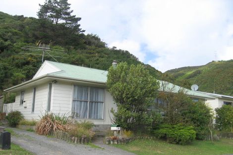 Photo of property in 61 Hazlewood Avenue, Karori, Wellington, 6012