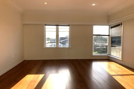 Photo of property in 119 Shakespeare Road, Milford, Auckland, 0620
