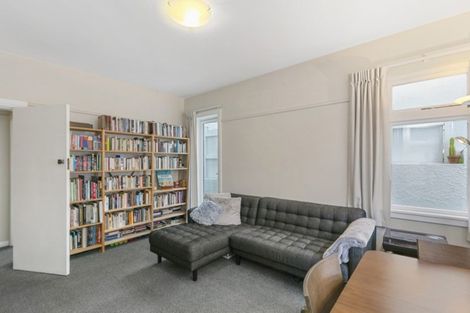 Photo of property in 5/1 Rixon Grove, Mount Victoria, Wellington, 6011