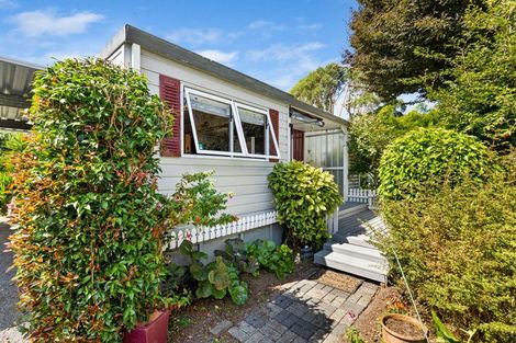 Photo of property in 4 Hugh Avenue, Hamurana, Rotorua, 3097