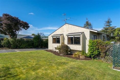 Photo of property in 36 Estuary Crescent, Fairfield, Dunedin, 9018