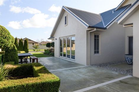 Photo of property in 69 Wiltshire Drive, Huntington, Hamilton, 3210