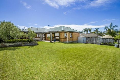 Photo of property in 23 Hugh Green Drive, Pinehill, Auckland, 0632
