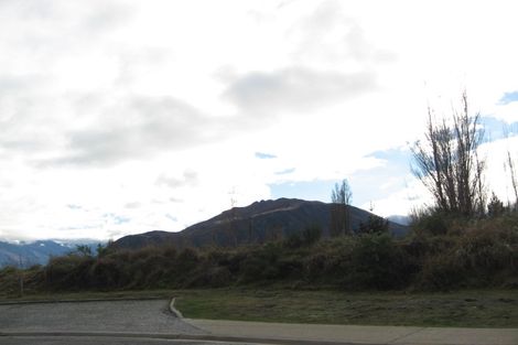 Photo of property in 28 Waimana Place, Wanaka, 9305