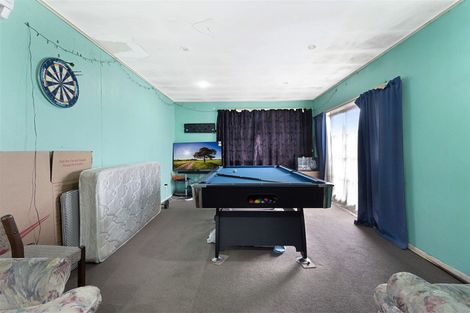 Photo of property in 97 Cobham Crescent, Kelston, Auckland, 0602