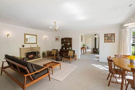 Photo of property in 11 Karaka Grove, Waikanae, 5036