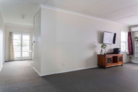 Photo of property in 13 Waterloo Street, Dannevirke, 4930