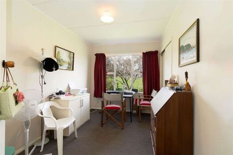 Photo of property in 286 Kawiu Road, Levin, 5510