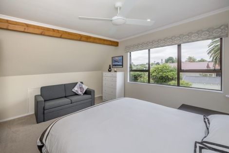 Photo of property in 42 Kent Street, Levin, 5510