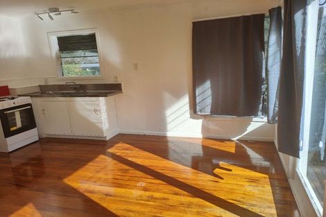 Photo of property in 182 Hutchinson Avenue, New Lynn, Auckland, 0600