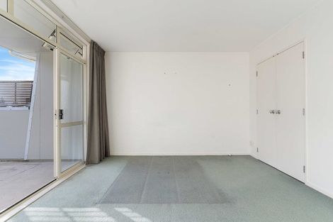 Photo of property in 4e/20 Ian Marwick Place, Birkenhead, Auckland, 0626