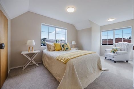 Photo of property in 1/5 Kadina Place, Botany Downs, Auckland, 2010
