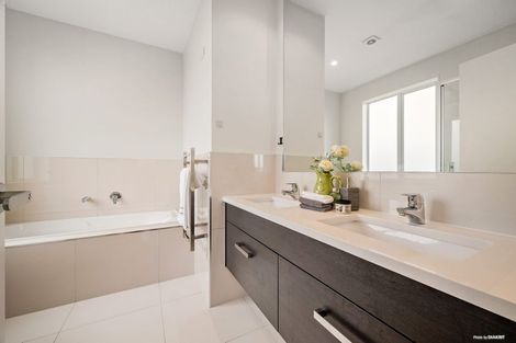 Photo of property in 10 Bine Crescent, Orewa, 0931