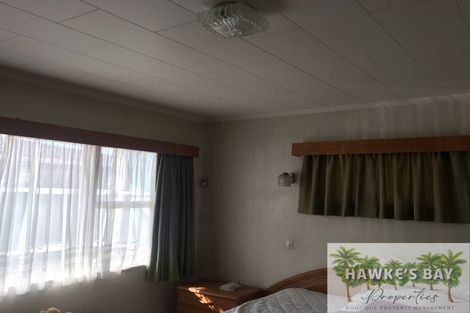 Photo of property in 2/35 Middle Road, Havelock North, 4130